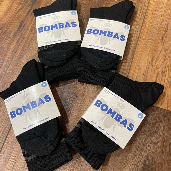 Bombas 4 pack Black Socks size Small - Picture 1 of 2